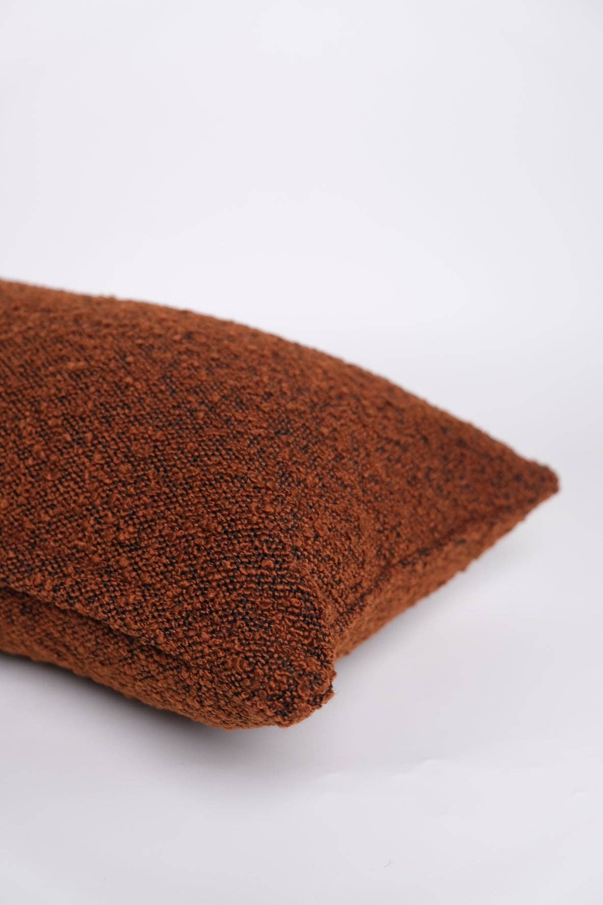 Boucle Lumbar: Auburn: 12" x 20"